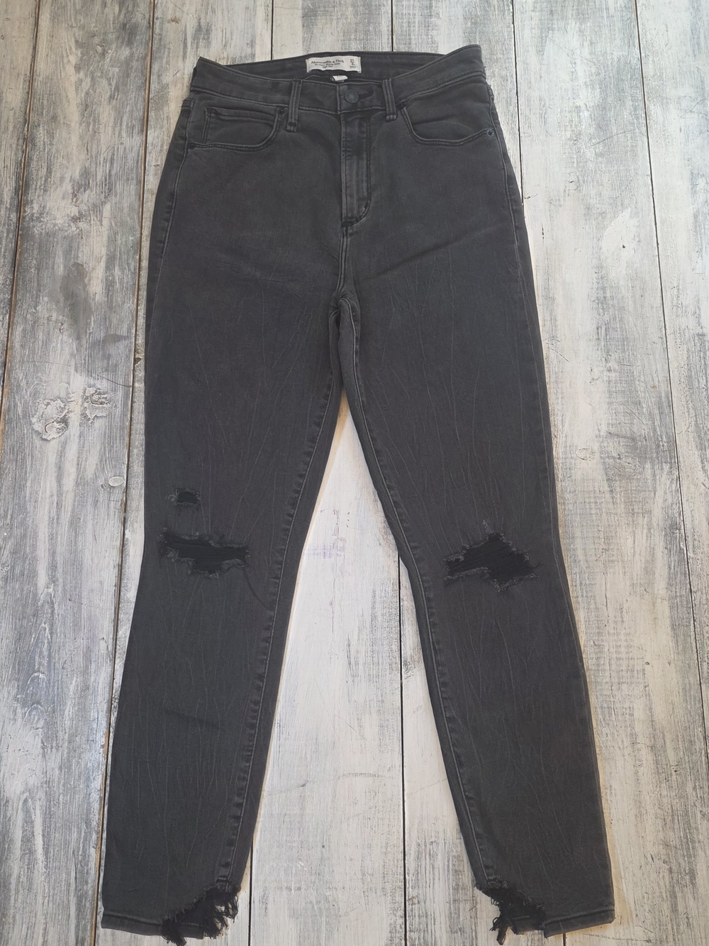 Abercrombie & Fitch Women's Black Super Skinny Ankle High Rise Jeans sz 4 Short